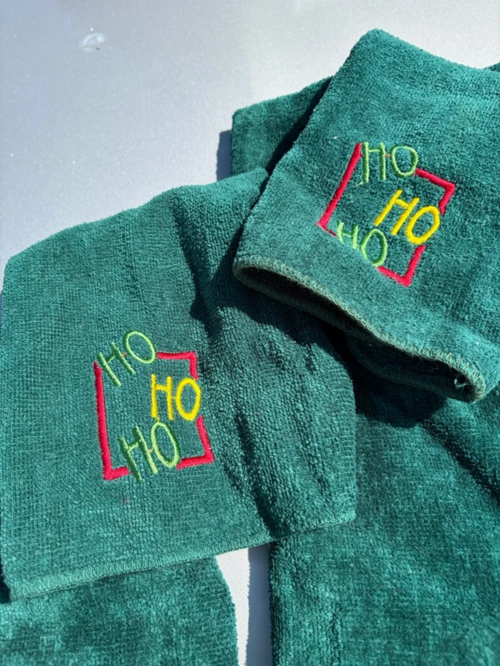 Vintage Christmas Embroidered Santa Towel Set Green Kitchen & Bath Towels